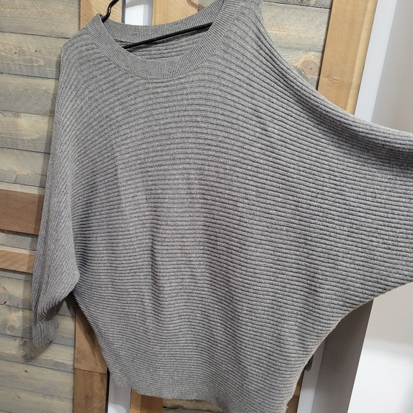 Sweater - Picture 2 of 3